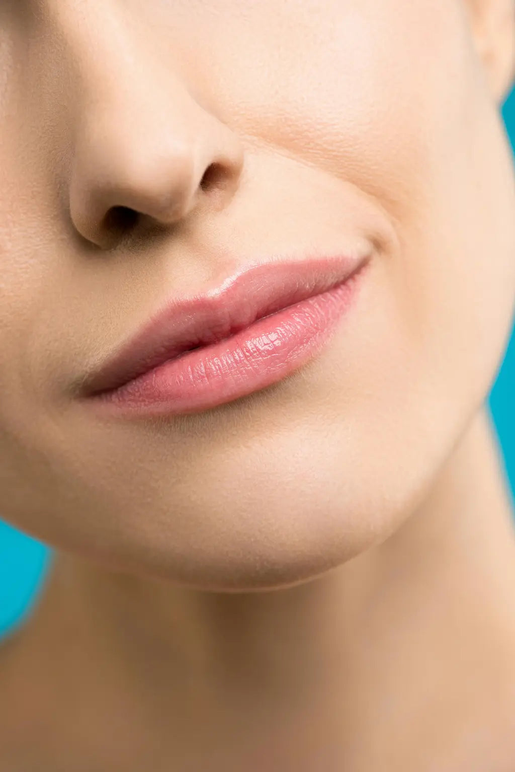 Plumping Lip Gloss - PHYLO BEAUTY